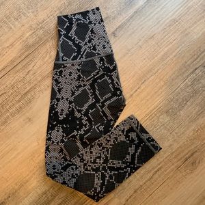 Lululemon Wunder Under Crop Luon